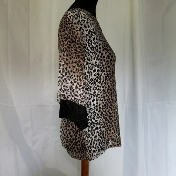 Alberto Makali Cheetah Print Dolman Sleeve Animal Print Mesh Top - Picture 4 of 7